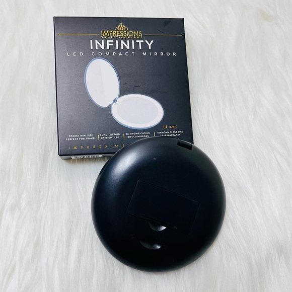 Infinity LED Compact Mirror - Picture 5 of 8
